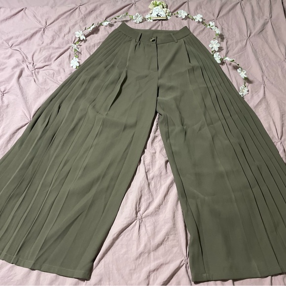 Stunning Pleated Wide-Leg Pants Elegant Sexy NWT Commense LAST CALL! - Picture 3 of 14